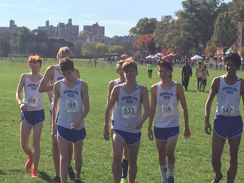 BTECHATHLETICS's tweet photo. Pics from Borough Championships courtesy of Sidney Milden https://t.co/NcER8y1nOE