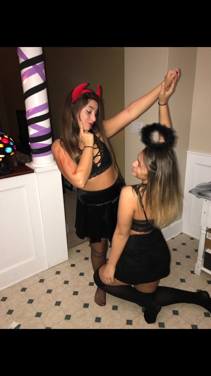 annazaccaro19's tweet photo. I corrupted her #bffffffff https://t.co/FQAyFDk95c