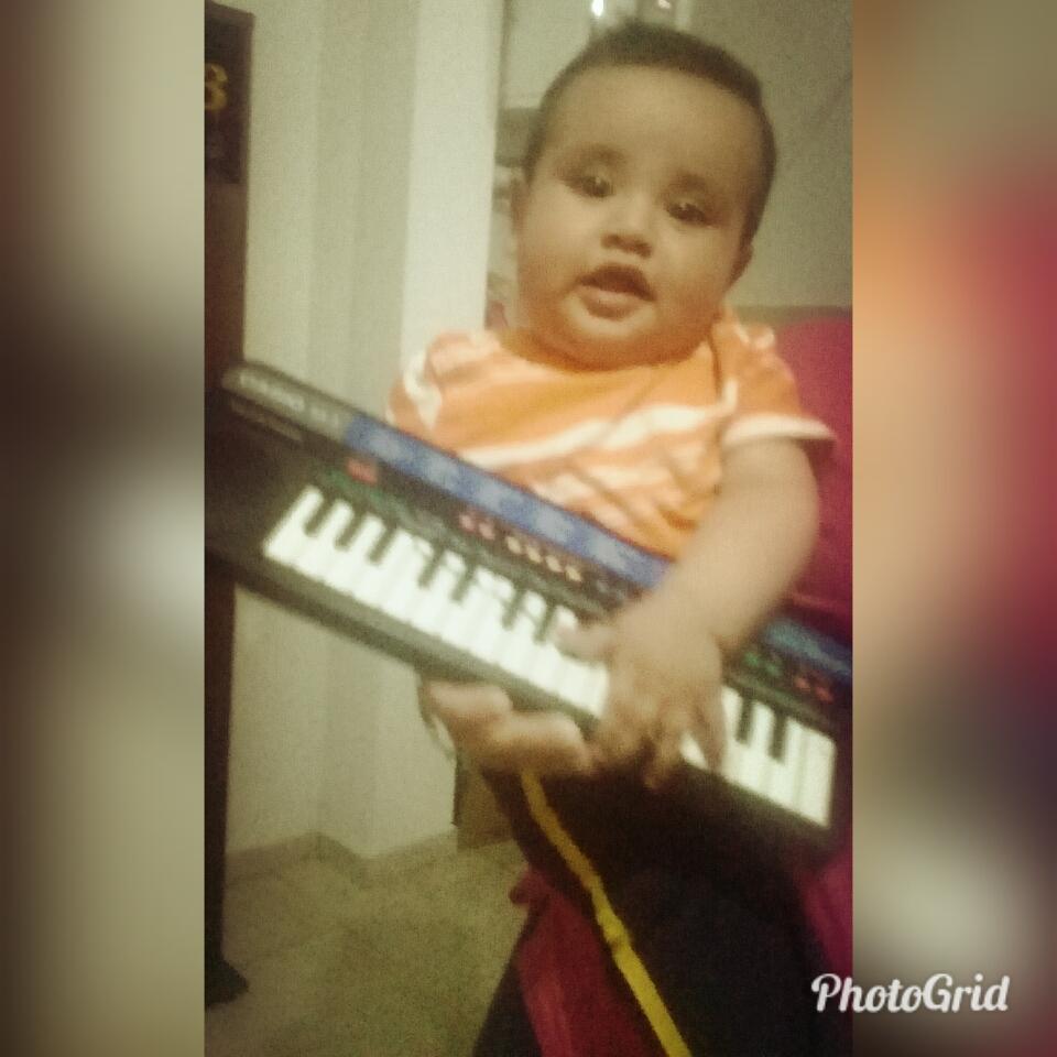 elianagomez86's tweet photo. @pablitolescano Y Qee mi bandaa tenga aguante si pinta los Guuantes♪♪
#ROMANCITO https://t.co/AdNsJWcSAv