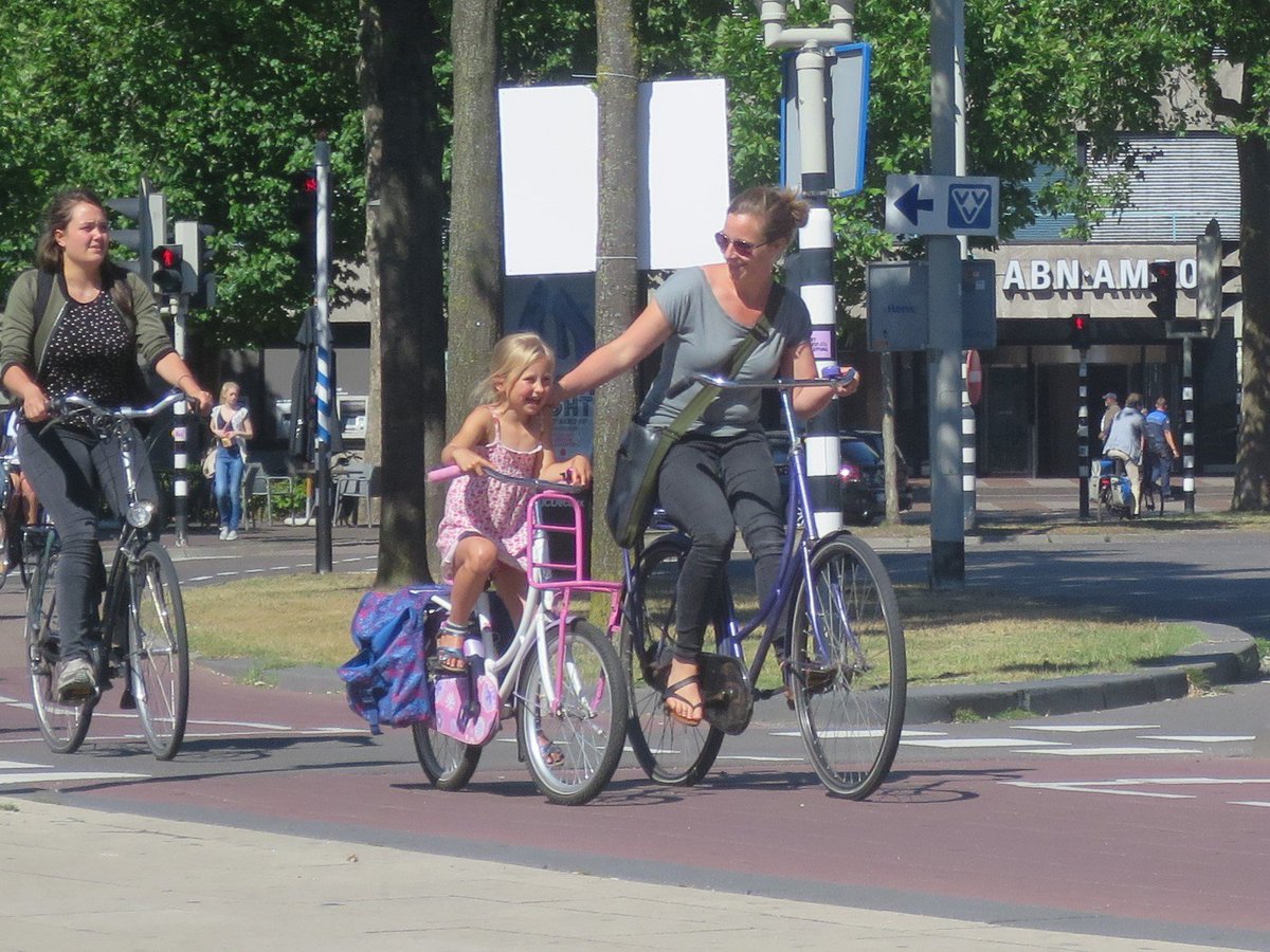 TonyArnold74's tweet photo. Design cities that are safe, easy, healthy and fun for every age. #dutchcycling #citiesforall https://t.co/vGRQUTiPeZ