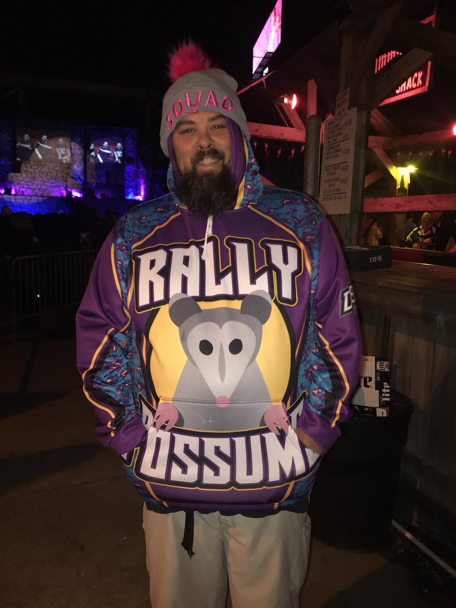 HouseOfShock's tweet photo. Hey all House of Shock fans who are here tonight! The first person to find him will receive a free drink! So get set go find Big Matt! https://t.co/Rcr0RxptHt