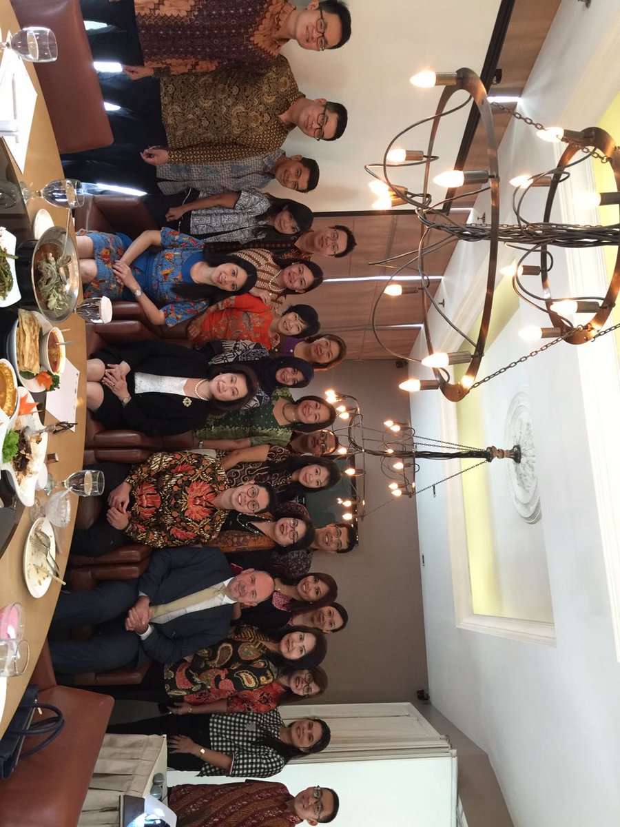 Steviani29's tweet photo. MDRT Indonesia Committee meeting @Penang Bistro, oakwood 19 October 2017. https://t.co/cMr7Clqm99