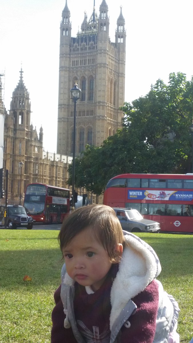 EmiViajera's tweet photo. @lovelondresuk my very first time in London! !! https://t.co/J3krGuEKyq