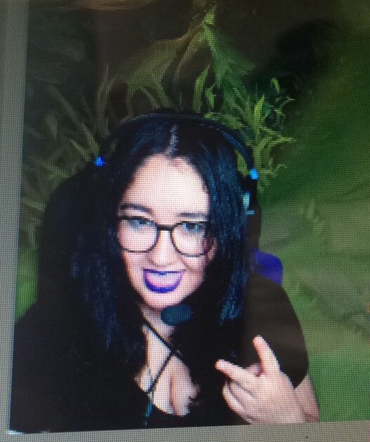 Lucysaurus__'s tweet photo. 🔴 en vivo!! https://t.co/D9UTnLbSN1 #twitch #LeagueofLegends https://t.co/fC9VjEJnsl