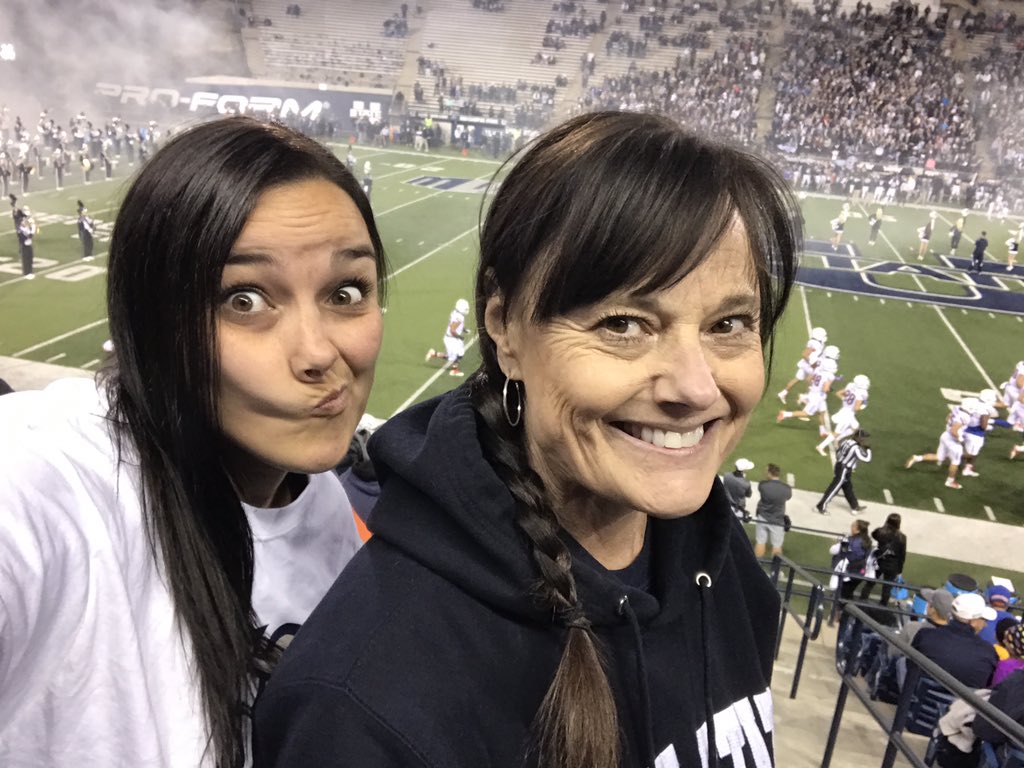 ms_tdub's tweet photo. Go time. #goaggies #beatboisest #aggienation #aggiegetaway #imlovinitusu #usufootball https://t.co/1ip5FrwQ33