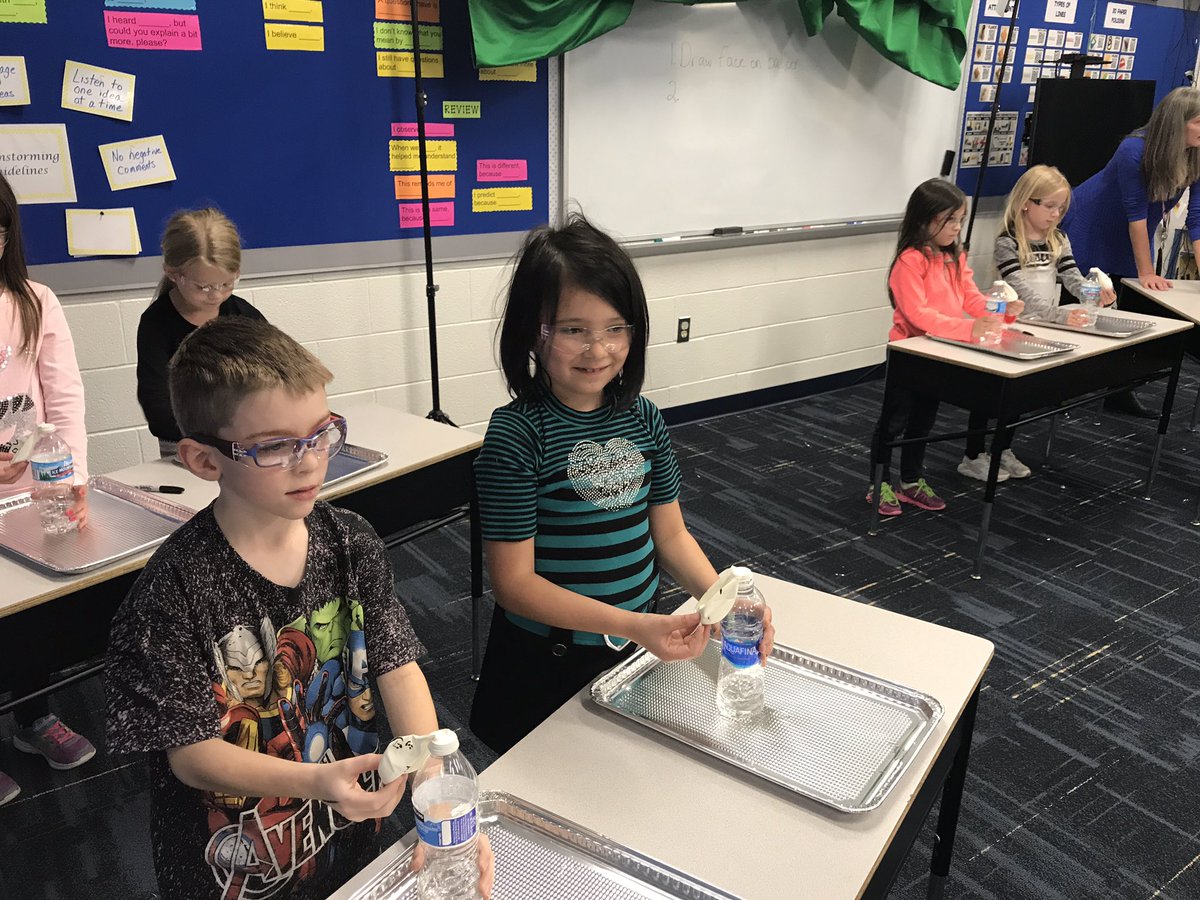 MrsZimmerPR's tweet photo. Makerspace fun. Learning about the states of matter. #sascompass #prpride #theylovedthegoggles https://t.co/o4oC3kvEH9