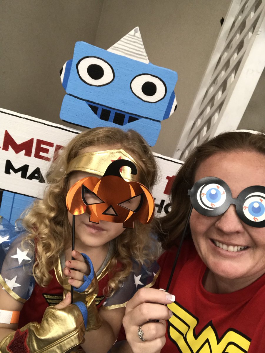 MelanieABrandt's tweet photo. A fun community night with my Wonder Woman #ClareMoira @RiosRoadRunners #RiosFallFun @Rios_MsWebster https://t.co/RTf6zUZKtV