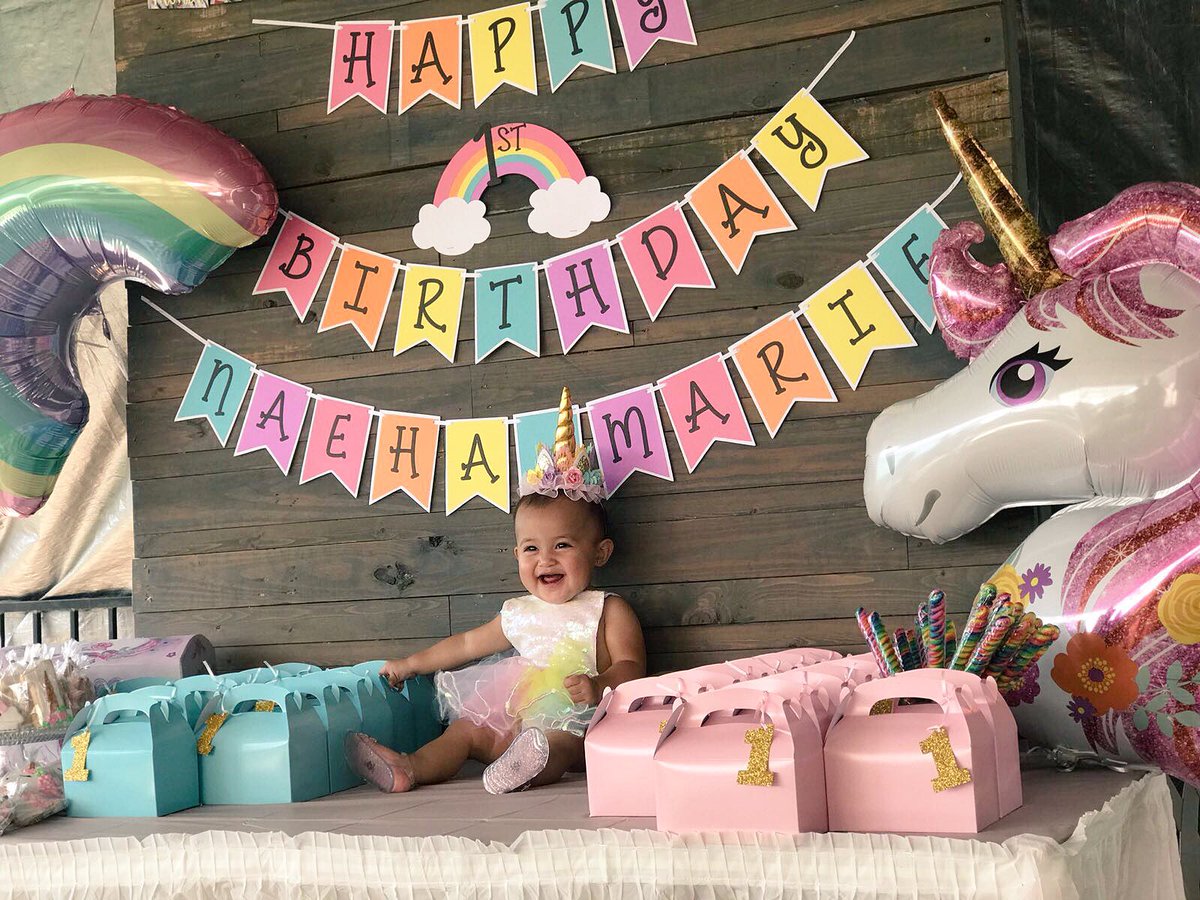 _tmsakaba's tweet photo. Naeha Marie’s Magical 1st Birthday 🦄🌈✨🎊 #10282017 https://t.co/4q7T5R8ZQE