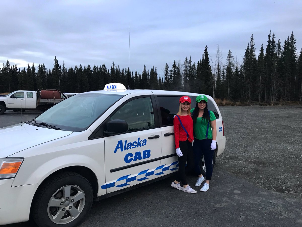 sydneytclark's tweet photo. Don’t drive drunk, call us up 👻🚖 https://t.co/sZ4vg8ykVE