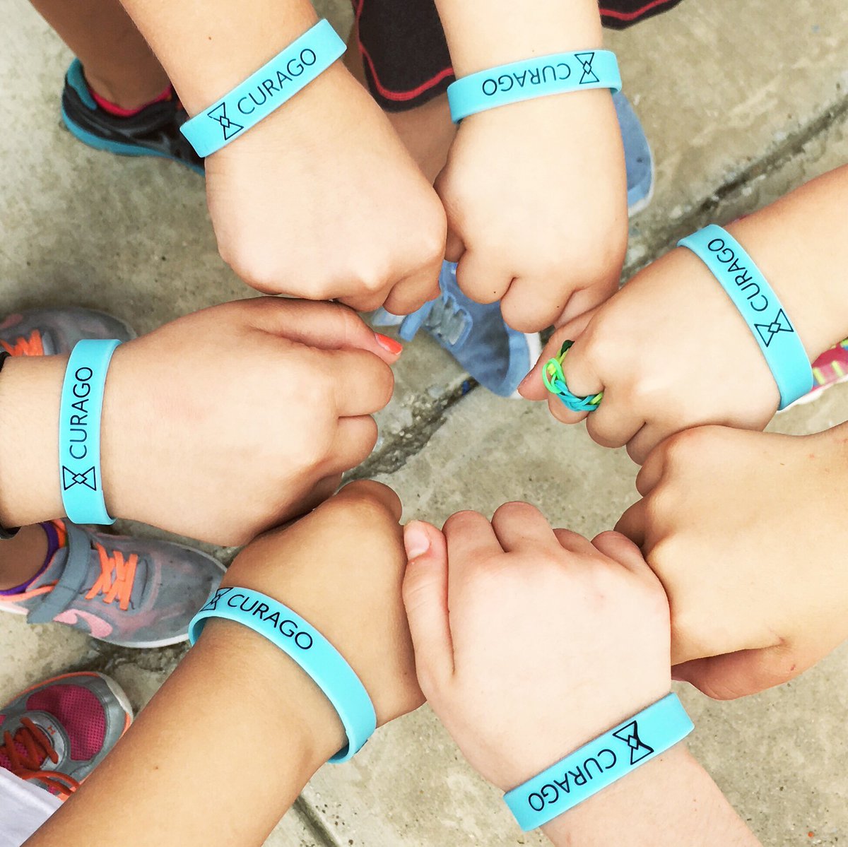 curagoapp's tweet photo. #curago is your family’s #virtual huddle. 💎 https://t.co/w16wcyWOLS