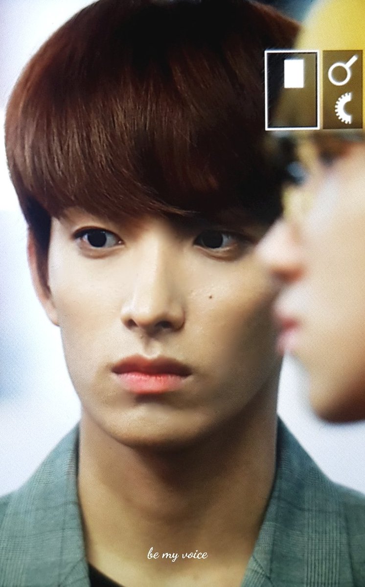 Adoring_SVT's tweet image. [PREVIEW] 171029 #SEVENTEEN Arrived at Haneda Airport - DK

#세븐틴 #도겸 
[© Be My Voice]