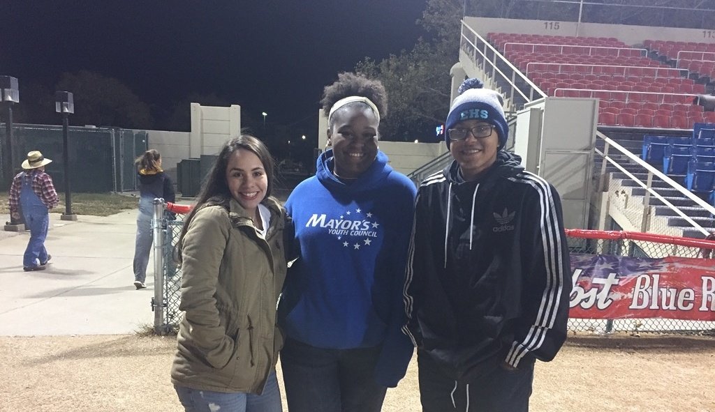 ICTMYC's tweet photo. Mayor's Youth Council members volunteering for the Trick or Treat at the Ballpark event tonight! #ictmyc https://t.co/ik2gecnr6k