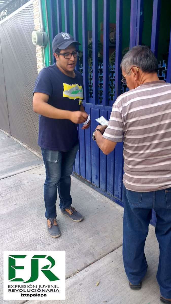 EJR_IZTAOF's tweet photo. El día de hoy con los vecinos de la Col. Constitución de 1917 

#ExpresionJuvenilRevolucionariaIztapalapa
#MoviendonosXIztapalapa https://t.co/uIKPthJ011
