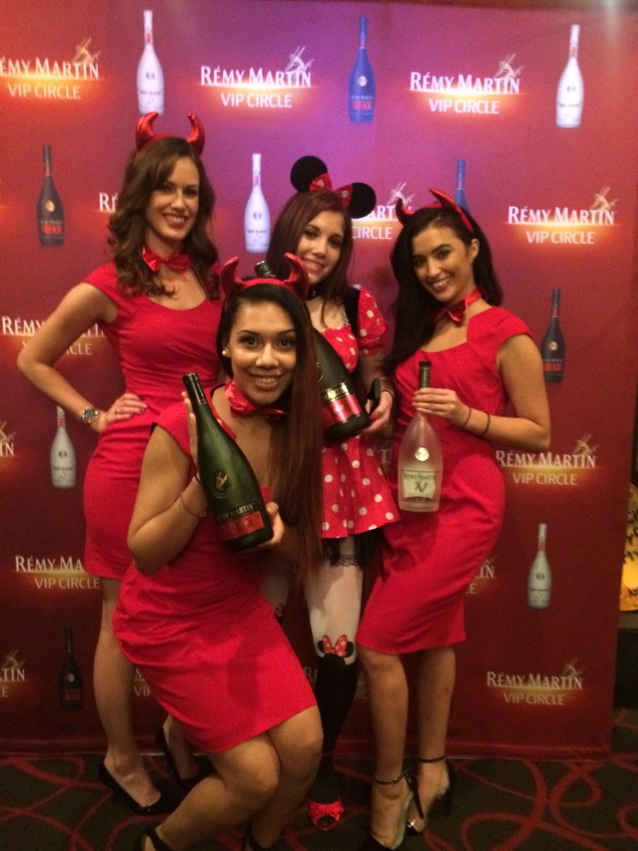 Rise_Promotions's tweet photo. #RisePromotions + #Halloween= a good time๐๐๐พ #halloweencostume #halloweenparty #remymartin #remyvipcircle @remymartinUS https://t.co/5CmFIJewam