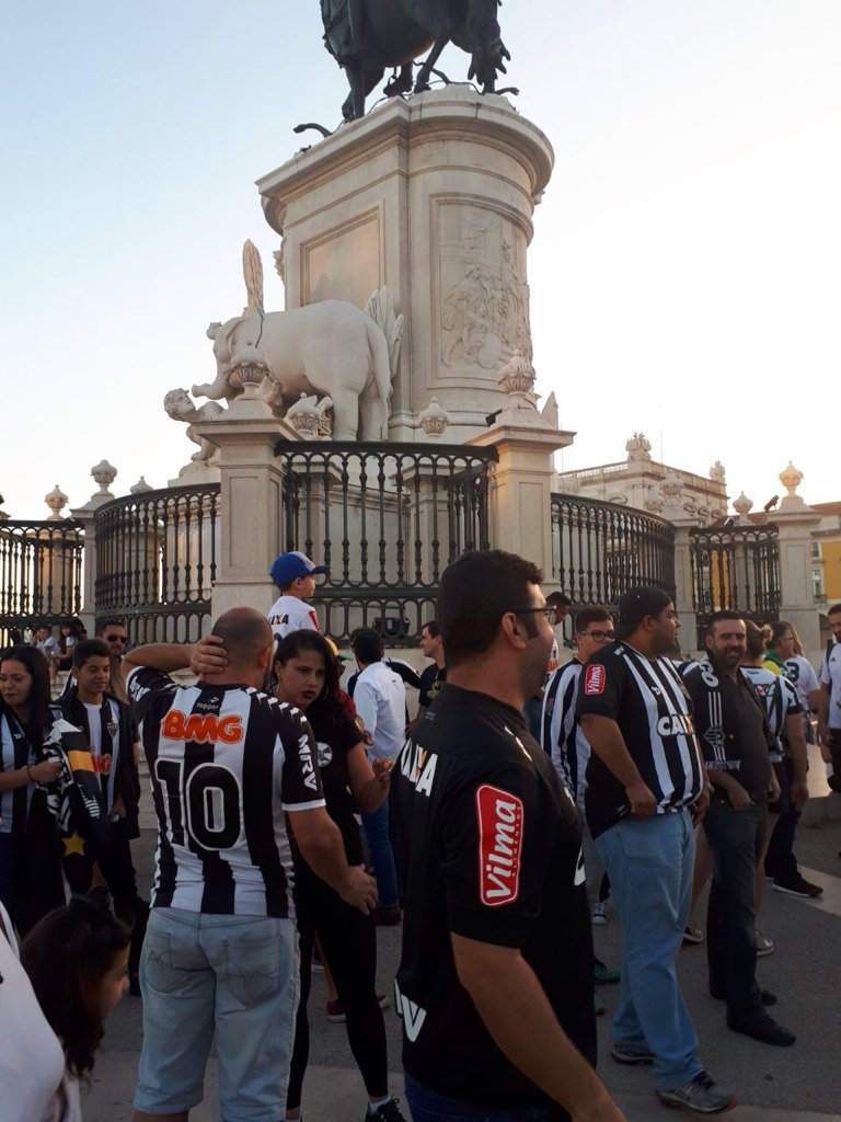 FredericoBarro3's tweet photo. #Lisboa2017 #Galo @ConsuladosGalo https://t.co/es8bBiwpXt
