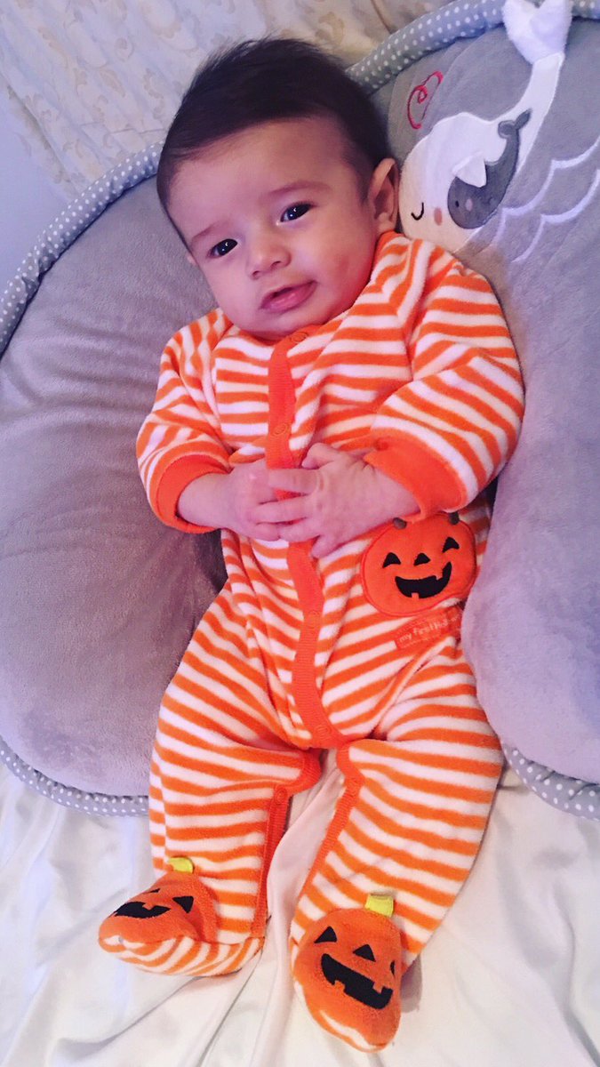 jessismiles__'s tweet photo. Spooky vibez 🕸🎃 https://t.co/CPCLwLcwdk