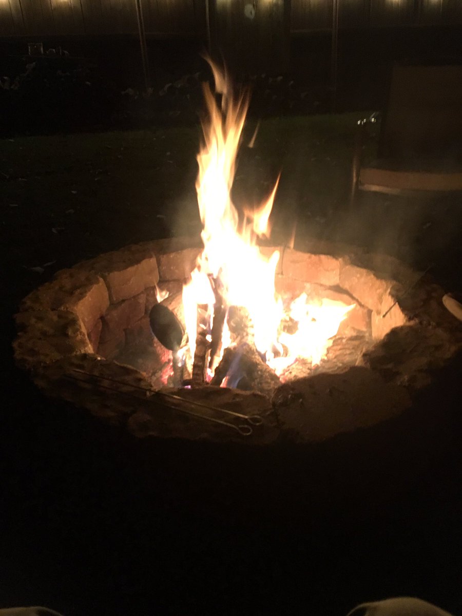 robinizard's tweet image. Breaking in the fall season with s'mores by the fire. #fall #bestseason