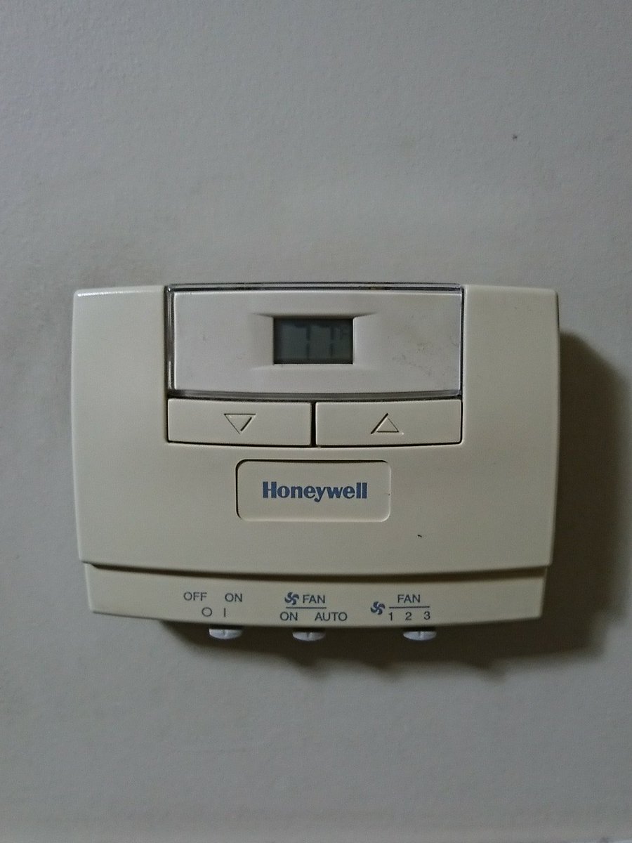 _Sparkgraphics_'s tweet photo. @Honeywell_Home any idea how to change this model to Celsius? Can't find the model number or manual online https://t.co/4OZtySZimj