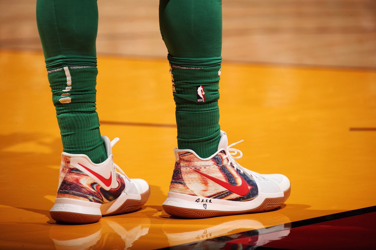 kyrie irving kicks