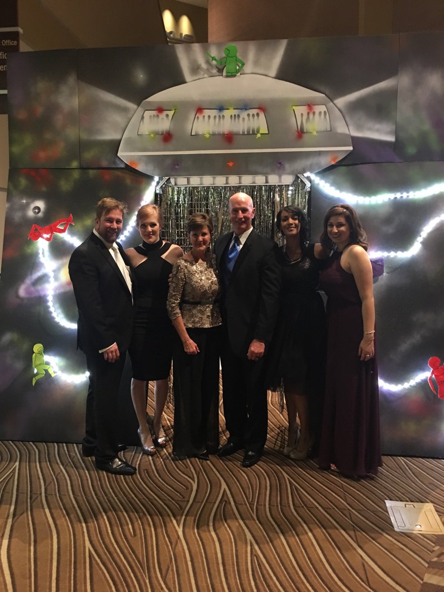 cmfigroup's tweet photo. We are having fun at the @UnityPointPIA Methodist | Proctor Foundation 17th Annual Autumn Affair - Galaxy Gala! #galaxygala https://t.co/C7wPghTMaI