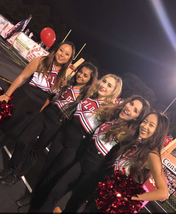 PLDunbarDance's tweet photo. Class of 2018 Seniors!🐶🐾❤️ https://t.co/rX4kG37oSj