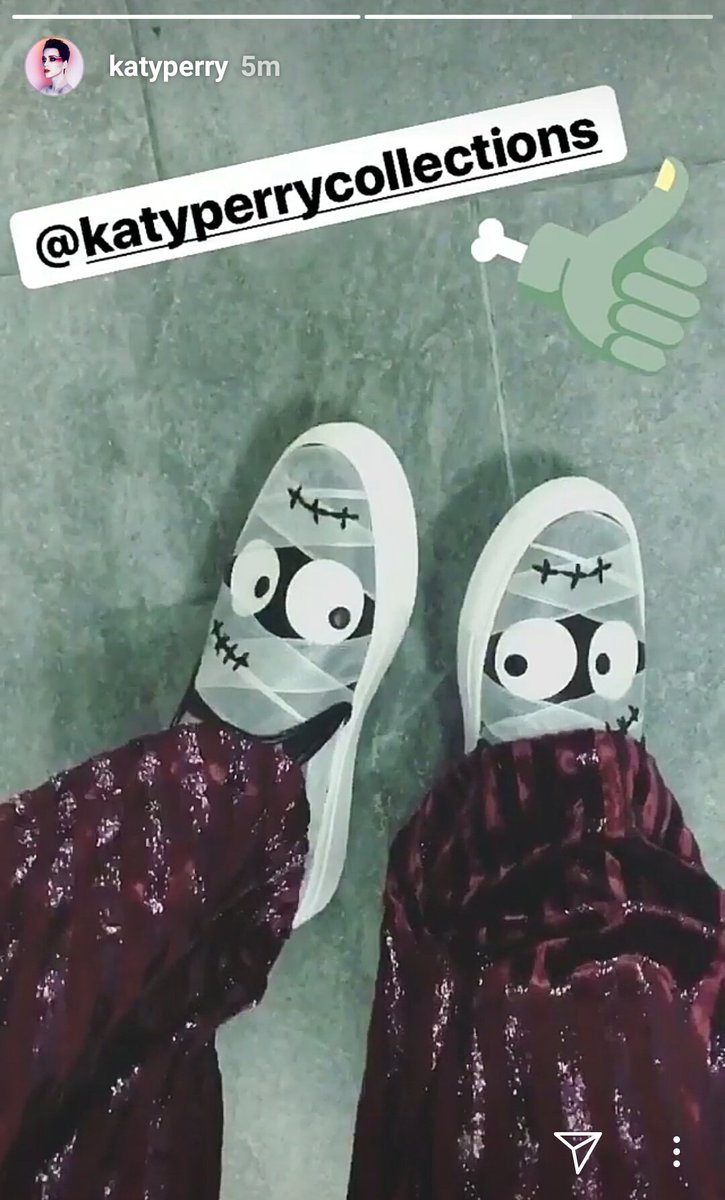 PicsPerry's tweet image. 💀 🎃 👻