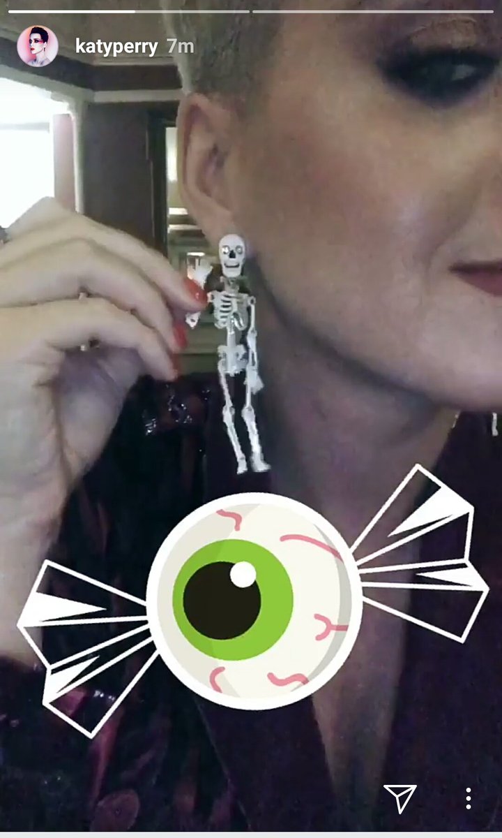 PicsPerry's tweet image. 💀 🎃 👻