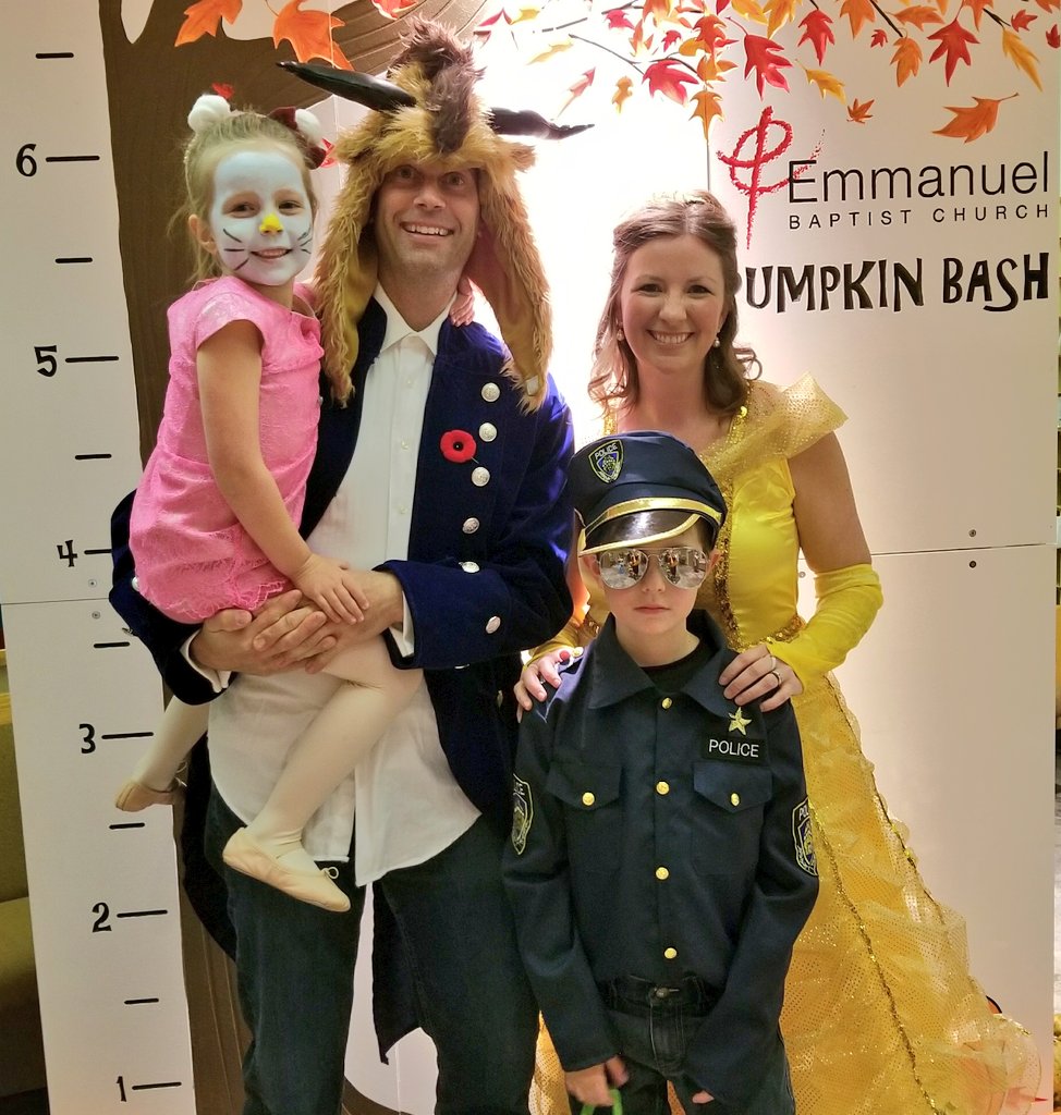Pre-Halloween fun at the <a href="/EmmanuelYXE/">Emmanuel Saskatoon</a> Pumpkin Bash. Thanks to many staff &amp; volunteers who created another great event. #LoveOurChurchFamily