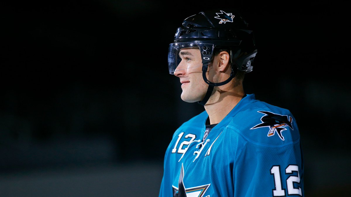 TheAthleticSF's tweet photo. 🔓 All the twists in turns in Patrick Marleau's Sharks career make Monday's moment more meaningful: @PollakOnSharks https://t.co/g7ZtDaRETW https://t.co/LPBHTWppDA