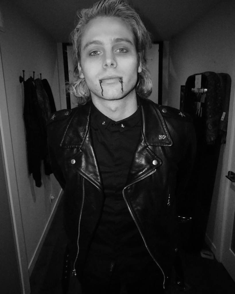 Luke Hemmings tweet media