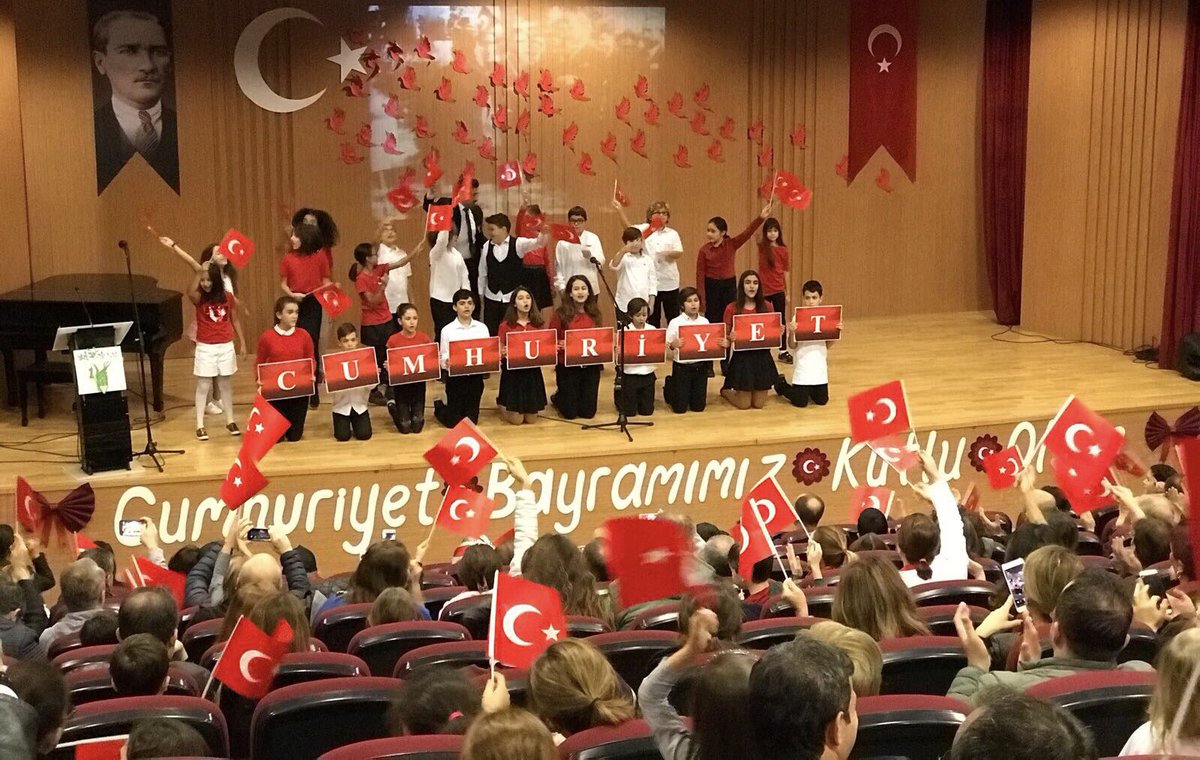 Cumhuriyet Bayramımız Kutlu Olsun🇹🇷🇹🇷🇹🇷<a href="/AliRizaLule/">Ali Rıza Lüle</a> <a href="/salhakbay/">Salih Akbay</a> <a href="/nazli10er/">Nazlı Sert</a>