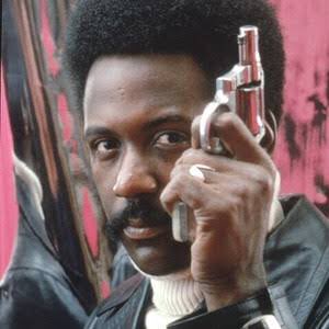 ねろおやぶん 1日1本オススメ映画 黒いジャガー 71年 男の名前がシャフトですよ 名前からしてクールな全身黒いレザーで決めた私立探偵 ニューヨークはハーレムをリングに悪い奴らをぶっ飛ばす もうひとりの主役は魂に響き渡るアイザック ヘイズの