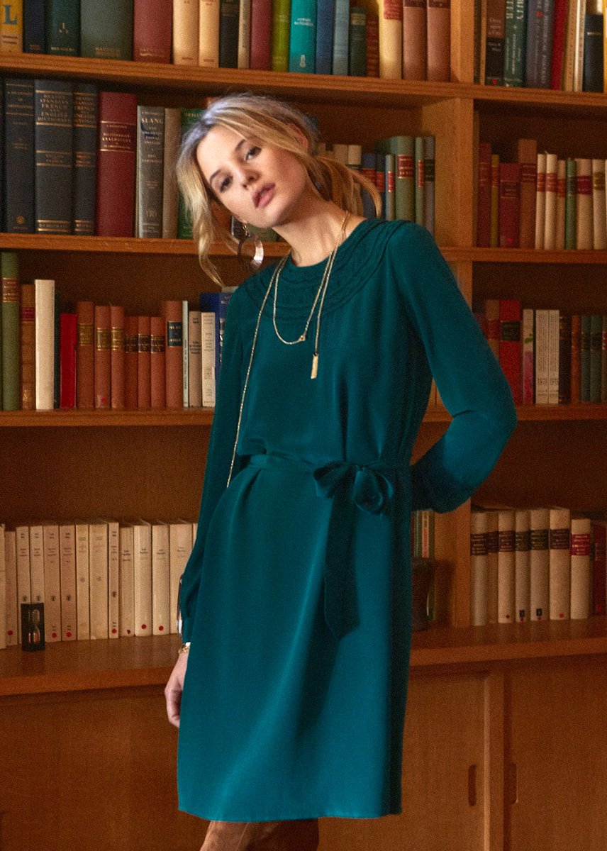 기획안 찾아 해외 사이트 돌아다니다가, 아름다운 드레스에 꽂혀 버렸다.  sezane라는 신규 프랑스 브랜드인데 옷도 멋스럽지만 헤어 스타일과 액세서리 매치가 드레스의 느낌을 한껏 살려준다. 목걸이들 너무 예쁘다.