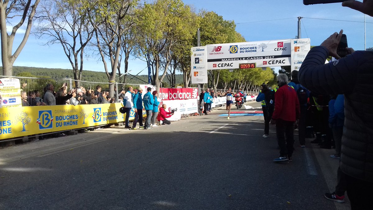 Félicitations à Jemal Mekonnen qui termine premier de cette 39ème édition en 59min et 15 secondes 
#MARSEILLECASSIS