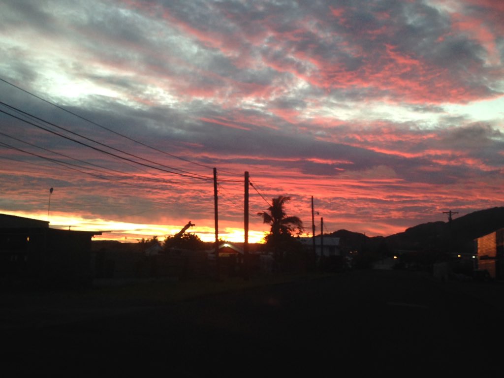 yoniccaa's tweet photo. So beautiful the colors God Decided to paint the sky with today 🌅 #theislands #AmSamoa https://t.co/fsDVIB1twP