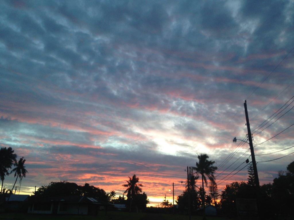yoniccaa's tweet photo. So beautiful the colors God Decided to paint the sky with today 🌅 #theislands #AmSamoa https://t.co/fsDVIB1twP