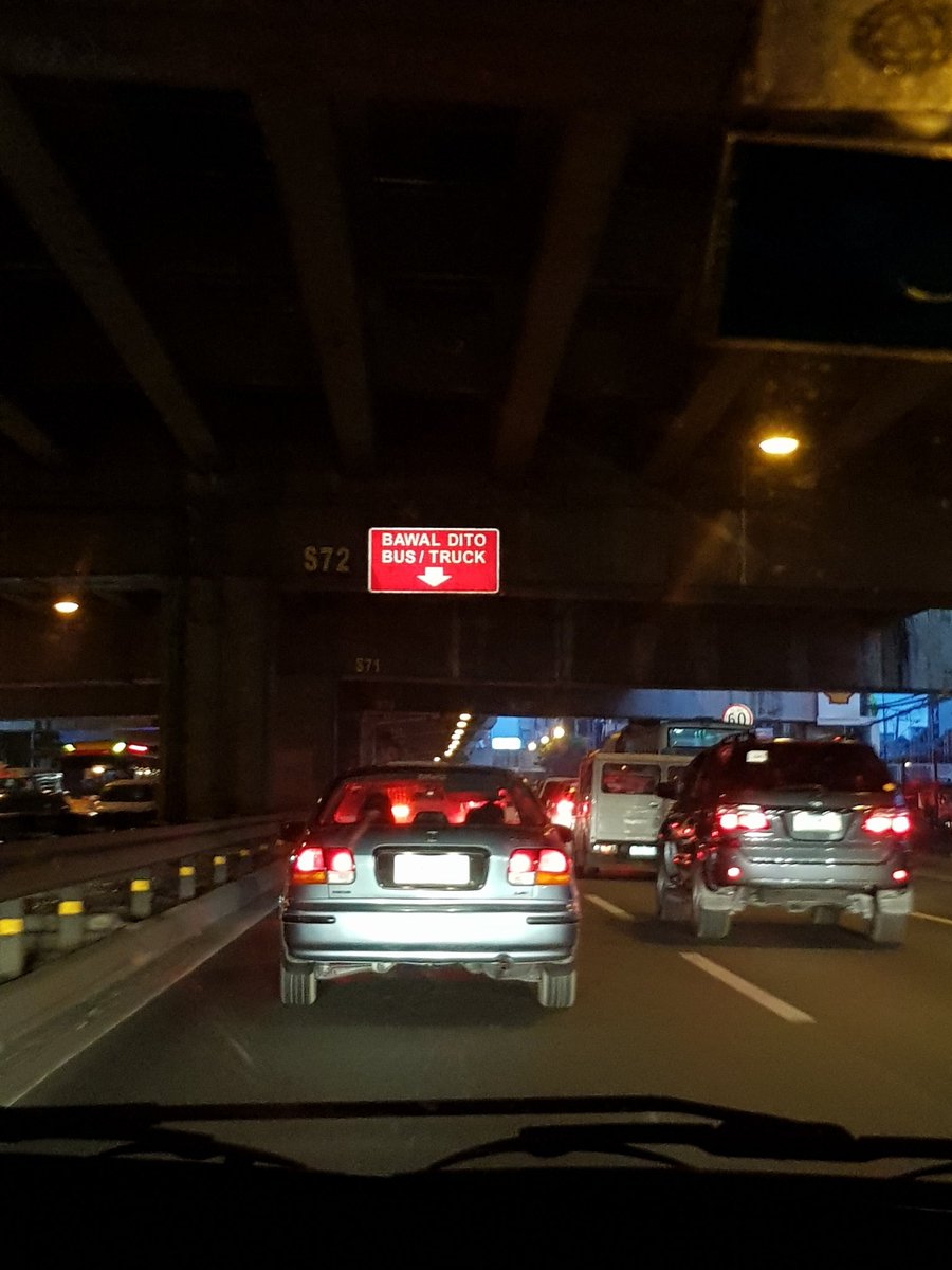 Jinion_'s tweet photo. Traffic ng southbound slex 😠 https://t.co/oDufogmgv8