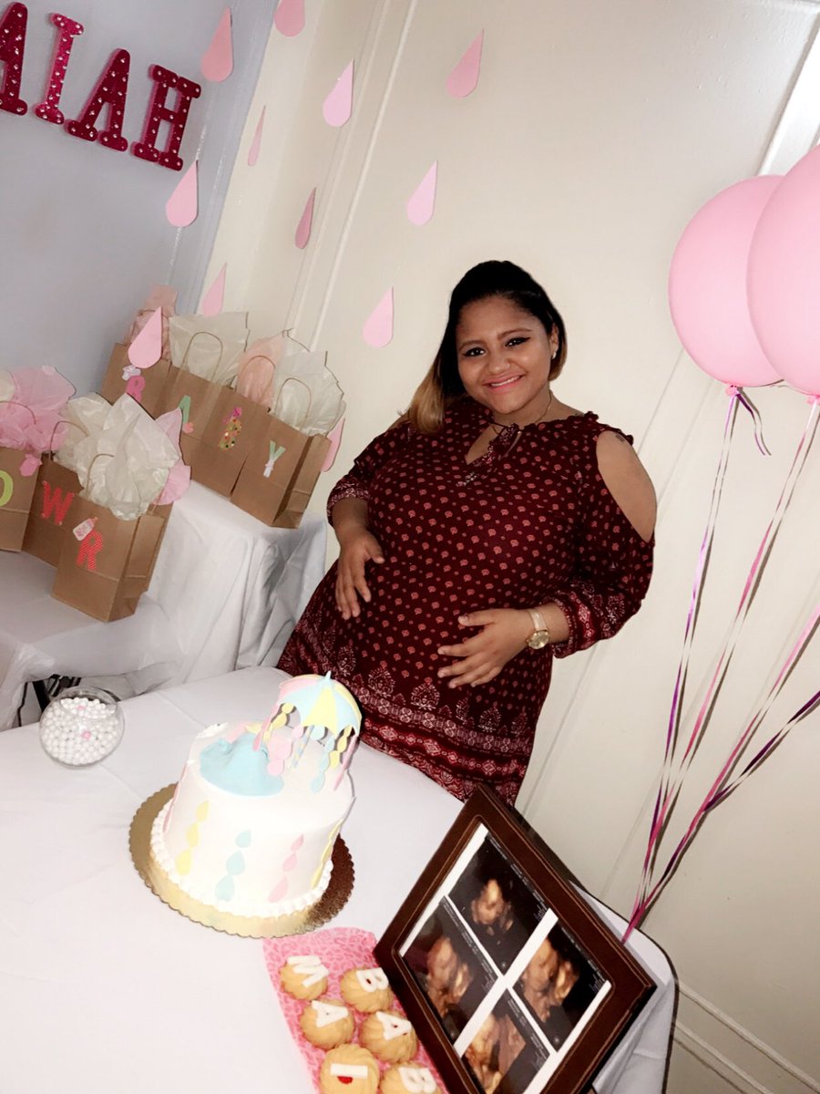 Lisbetvilleta's tweet photo. Te adoro mi Reyna! ❤️
#Solpresaaaa🎈
#TeEsperoConAnsiasCoshiita😻🙌
#Maiah👧 https://t.co/T1vB1Q9BKh