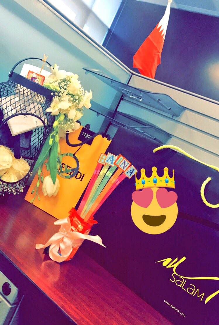 قالها عيسى المرزوق :
انا ثامن عجيبة من بعد سبع عجايب💎. My birthday 🌝😍