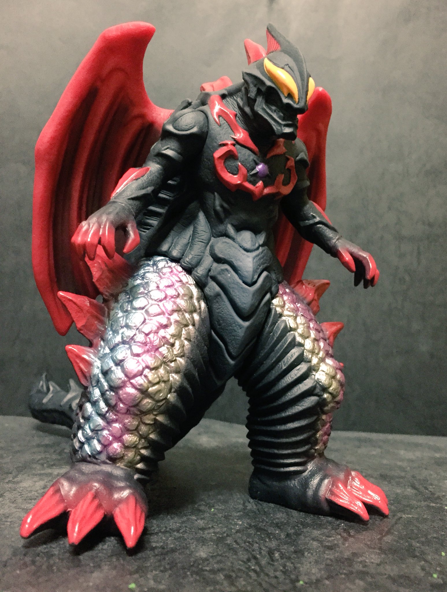 ウルトラマン　ベリアル融合獣キメラベロス 10月21日 ウルトラマンベリアルがベリアル融合獣キメラベロスに