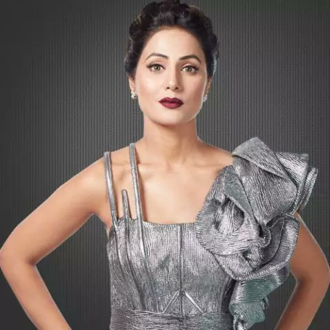 Who is The Queen of Hearts in BiggBoss?
 
RT --> #ShilpaShinde 
FAV --> #HinaKhan 

#BiggBoss11 #BB11 #BiggBoss #SRK #TZH #WeekendKaVaar