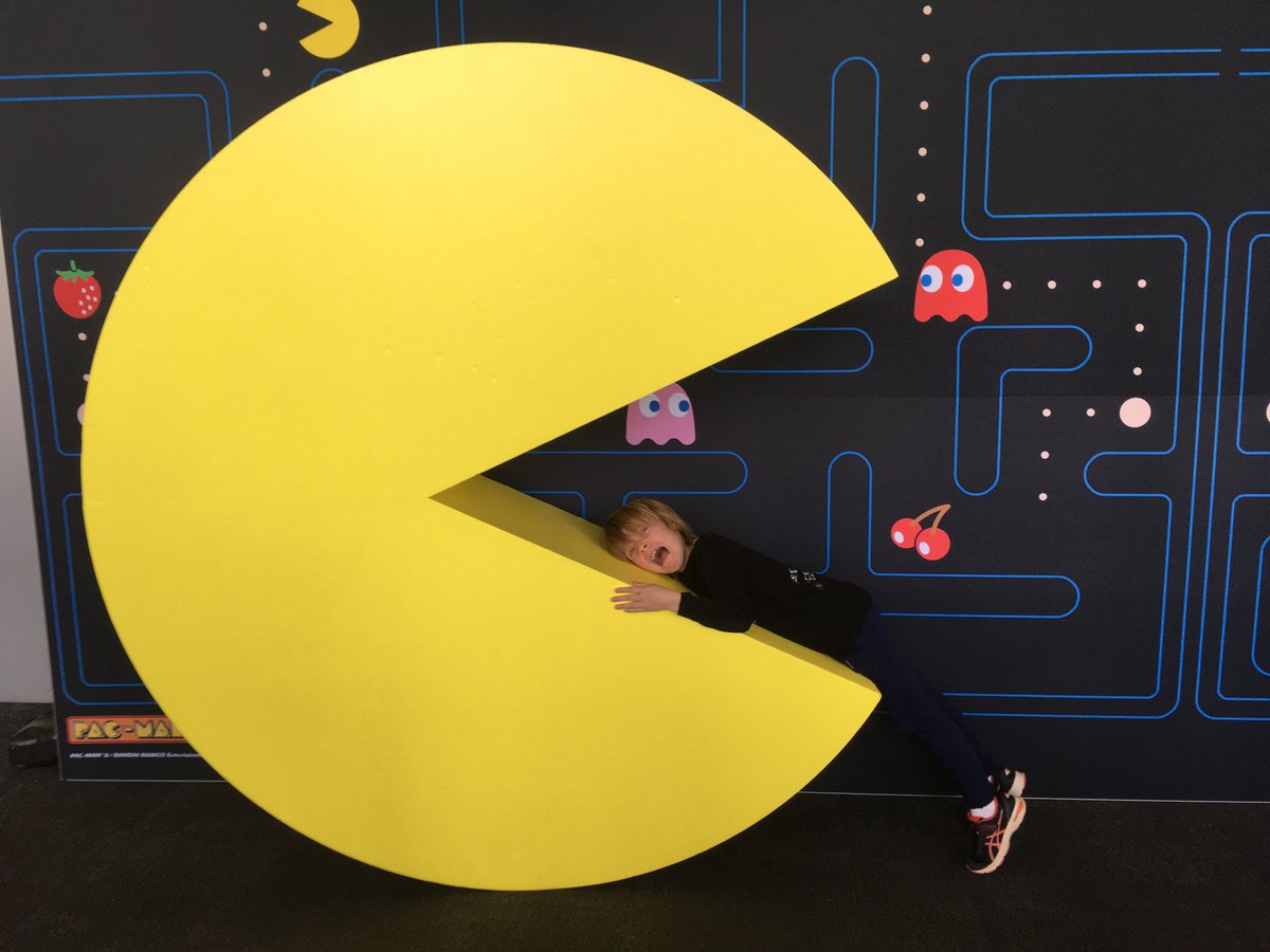 asherdangershow's tweet photo. PAX Australia! #games #PAXAUS2017 #PAXAus #pacman https://t.co/9AKyAW09DM