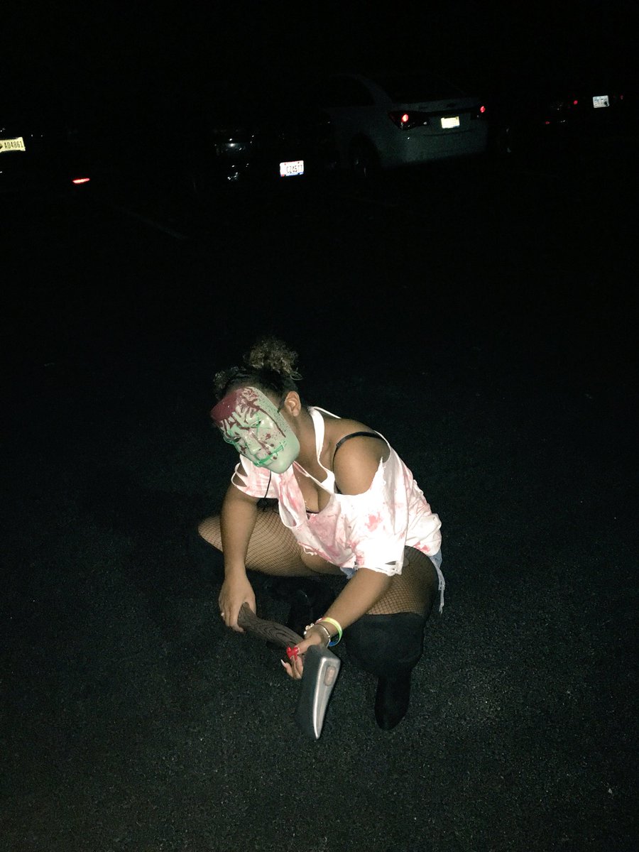 SydneyyNicole__'s tweet photo. My next target for this yearโs Purge is hiding in your home ๐ช #HappyPurging https://t.co/1BJ9FY0AvQ