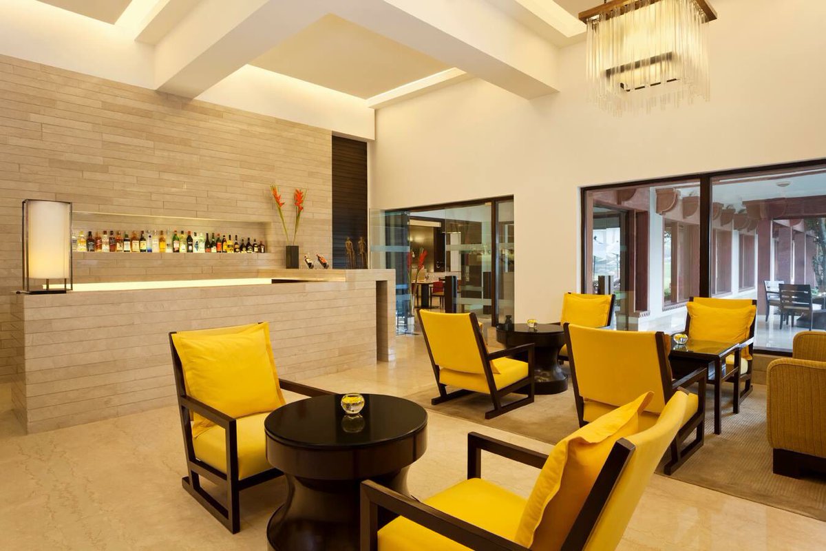 TridentHotels's tweet photo. A combination of local flavors and modern sensibility, makes the cheerful décor of The Bar at #Trident Agra. https://t.co/wLJkg1lQTd