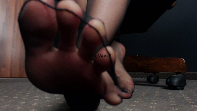 You shall sleep at My #Feet.  https://t.co/XiV7dXZYMV  @rtdumb  @RTSlutt  @RT4FD  @slaveCuck_  @King_Maximuss<a href="/tag/feet"class="tags">#Feet</a>