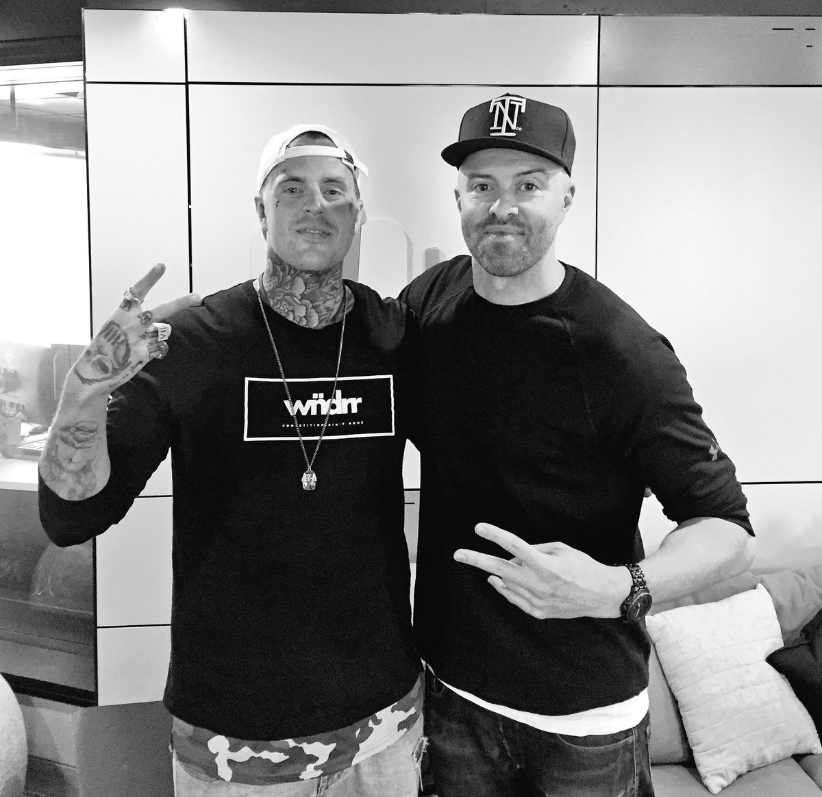 TheHitAU's tweet photo. #HitAU tonight from 10pm across Australia : @3ree6ixty co-hosts with @Byroncooke. Get around his new album #VintageModern out now 🔥🔥 https://t.co/XwXXCd8kql