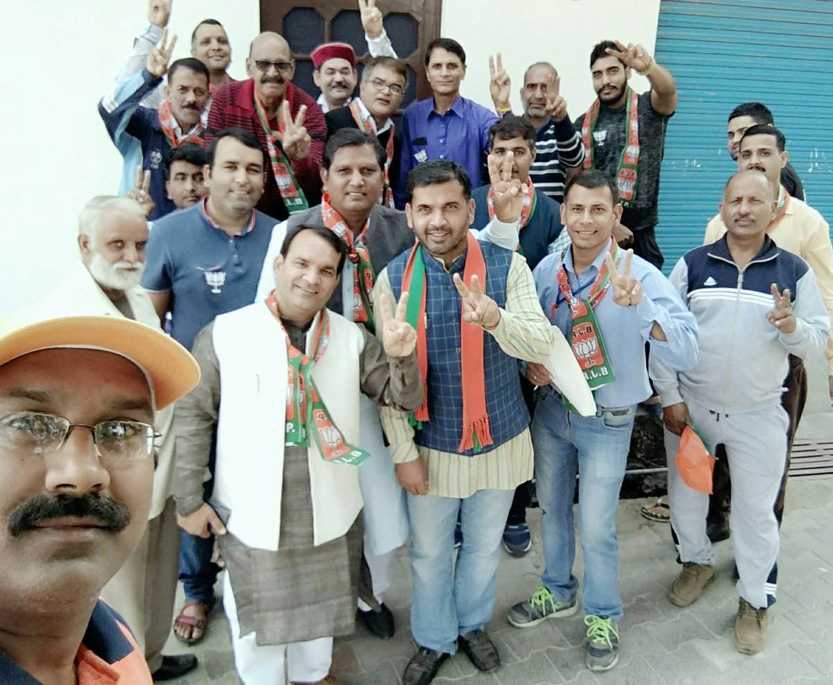 ImNatri's tweet photo. #apnaa booth sabsay majboot #sujanpur @DhumalHP ji zindabad @BJP4India zindabad #CongressMukTBharat @BJP4Himachal @raviranabjp https://t.co/ouJGUcQvFV