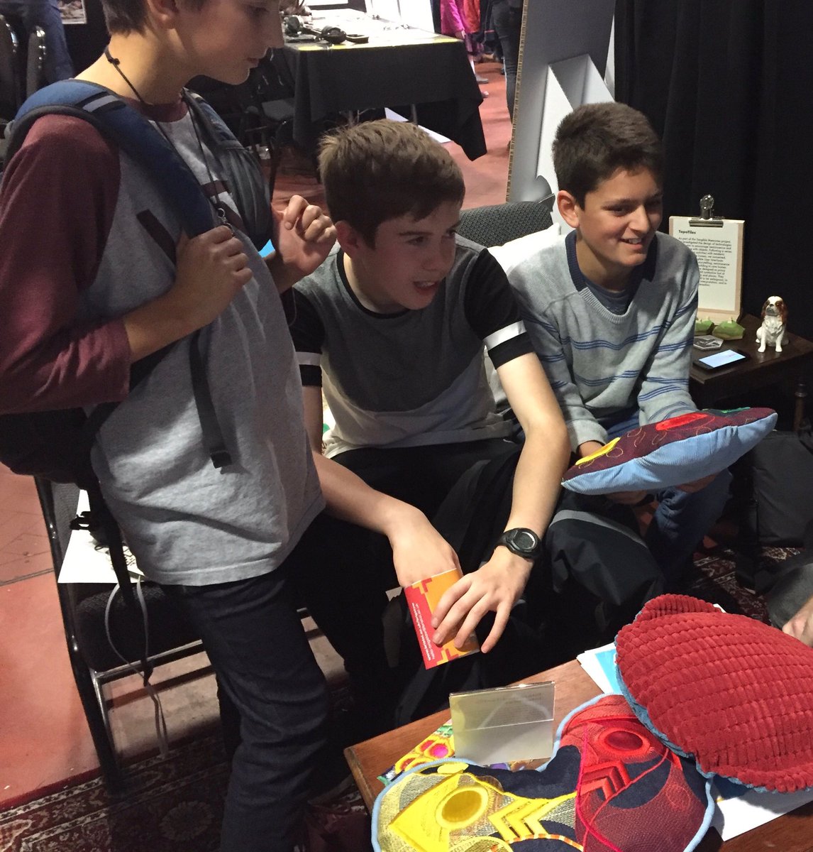 Sooothe_me's tweet image. This weeks brilliant @tangiblememory workshop touchboards produced with @BareConductive elements. 

#interactivetextiles #textilesensors