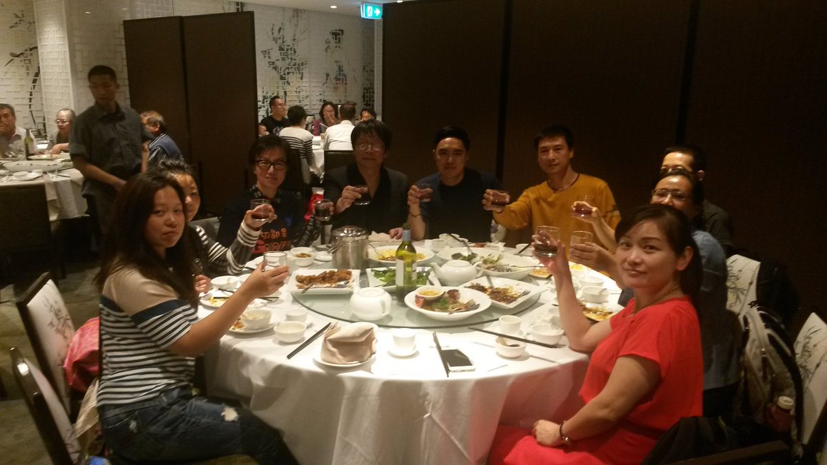 ZhaoMingObserve's tweet photo. 大家好，来自加拿大挺郭后援会的盛雪女士，与澳洲挺郭后援会胜利会师。日本挺郭会相林、美国挺郭会的郭宝胜，发来贺电。今天的研讨会充分讨论了郭文贵现象对中共十九大政治格局的巨大影响，晚餐会大家庆祝郭文贵爆料革命，初战大捷！ https://t.co/cgu6rOtwlh