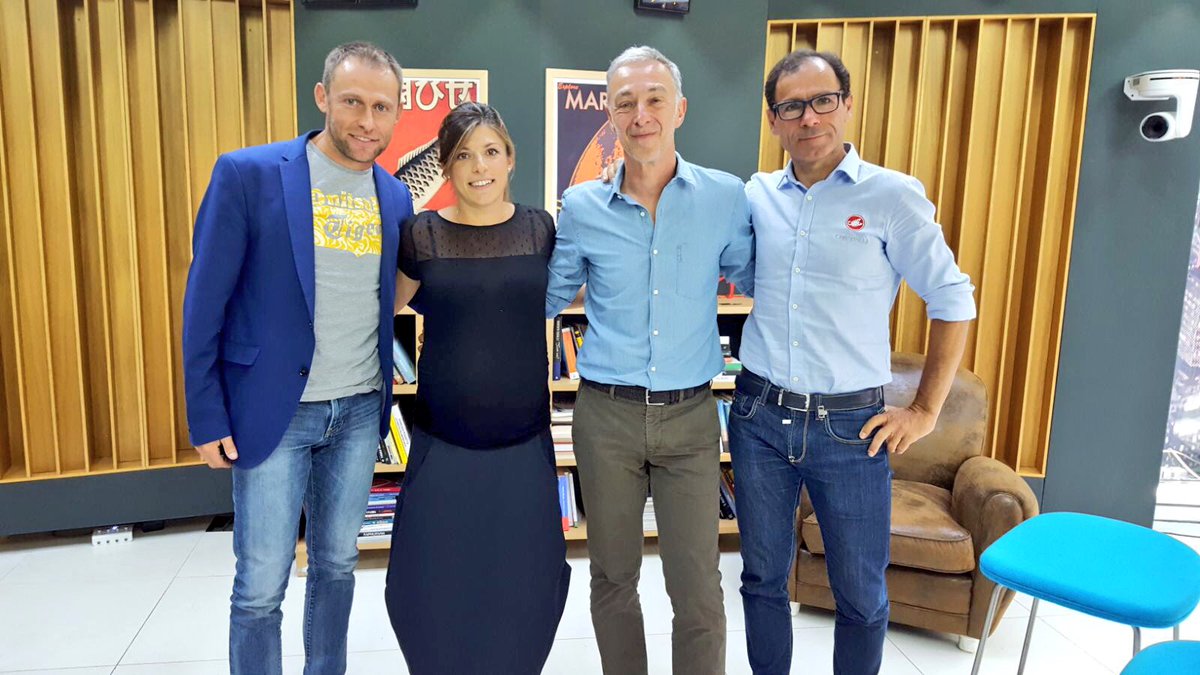 CasiraghiElena's tweet photo. Assente giustificata oggi a @DeejayTrainingC ma a rispondervi il mitico Dott. #StefanoRighetti dell'#EquipeEnervit . Ore 12 #danonperdere https://t.co/o0qMluLfxz